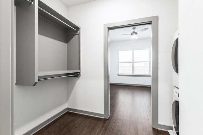 Building Photo - 1638 54th Ave N