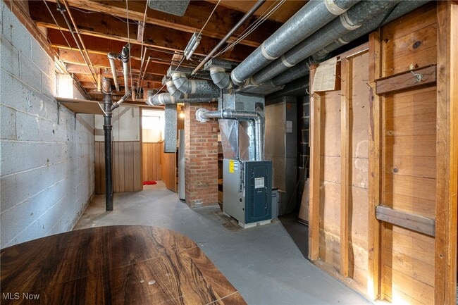 Building Photo - 4880 Anderson Rd