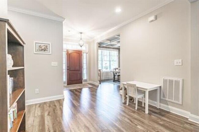 Building Photo - 365 N Bracken Fern Ln