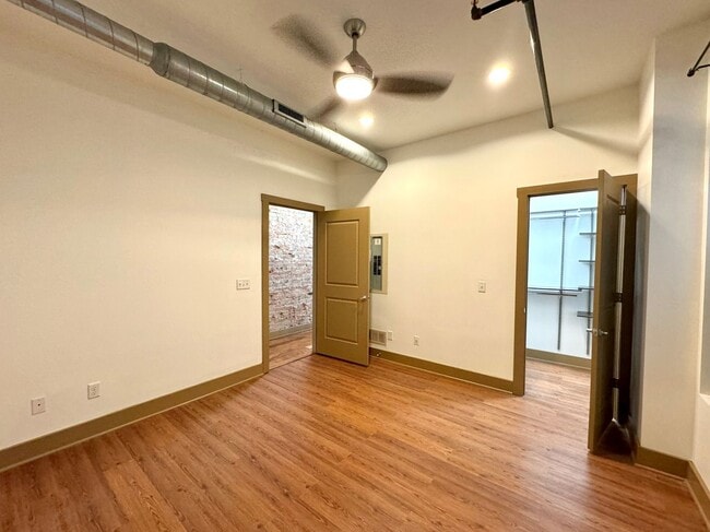 Building Photo - 641 Walnut St