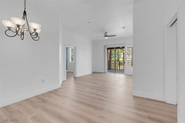 Building Photo - 75 E Agate Ave