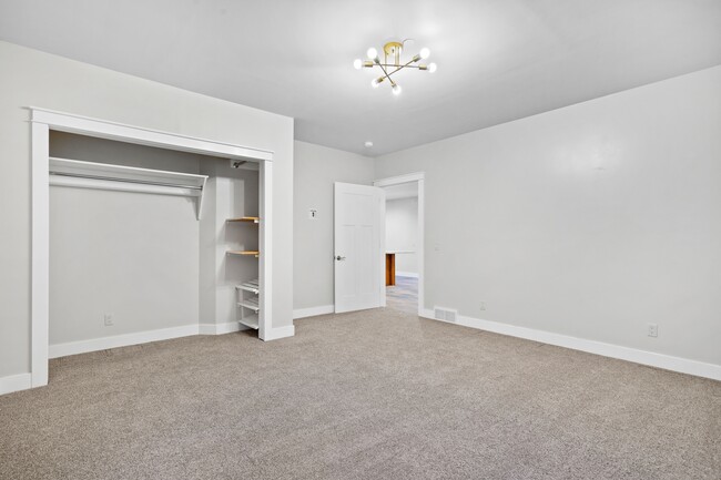 Building Photo - 1338 4000 N St