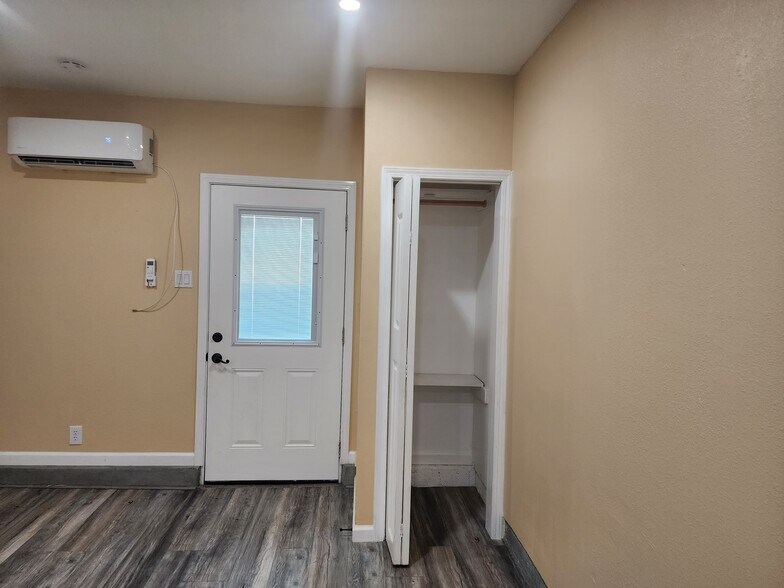 Building Photo - 509 Timber St