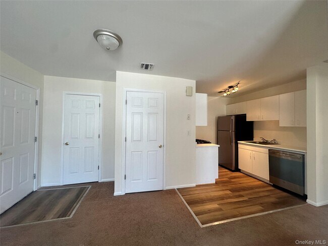 Building Photo - 82 High St