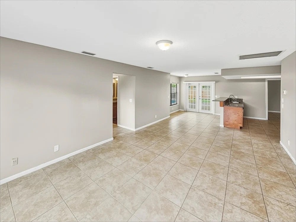 Building Photo - 784 Ryanwood Dr