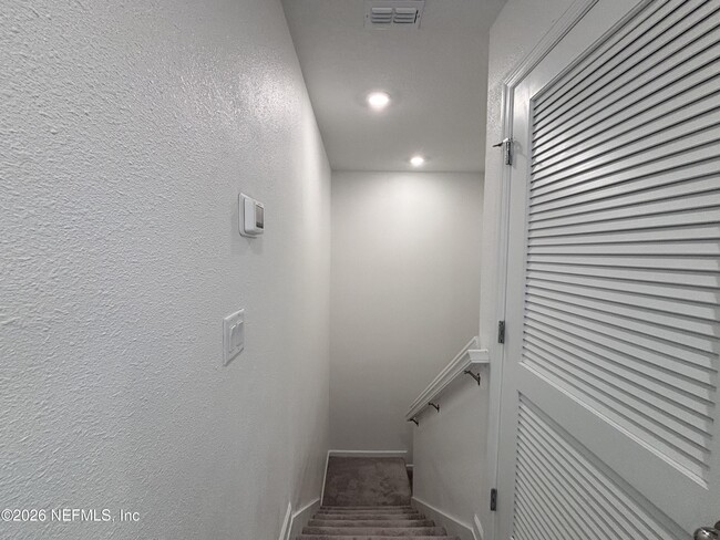 Building Photo - 694 Holly Lks Dr