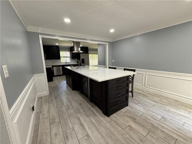 Building Photo - 1544 Acorn Forest