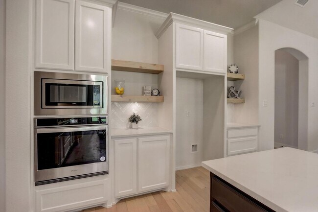 Building Photo - 1007 Meadow Wood Ter