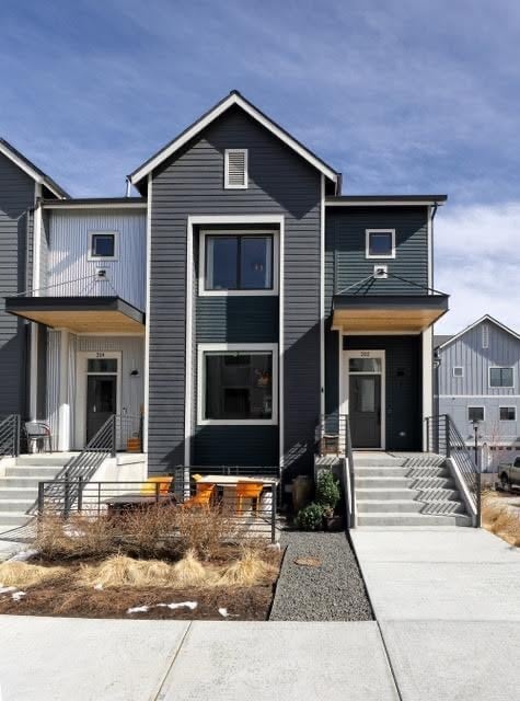 Primary Photo - 202 Clementina St