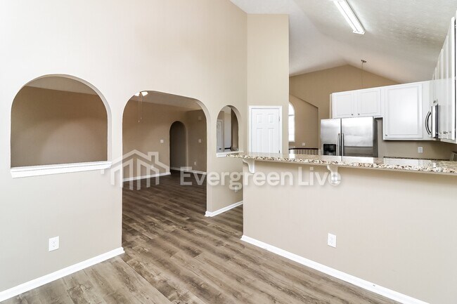 Building Photo - 2385 Lake Royale Dr