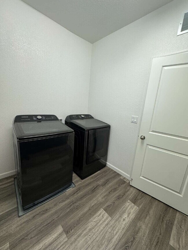 Building Photo - Move In Special!  The Home That Stands Alone — Literally