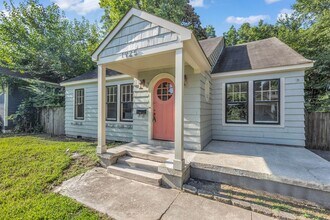 Building Photo - Updated home blends historic charm with mo...