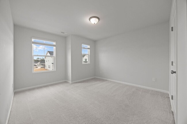 Building Photo - Charming 3BD/2.5BA Located In raleigh NC!!!