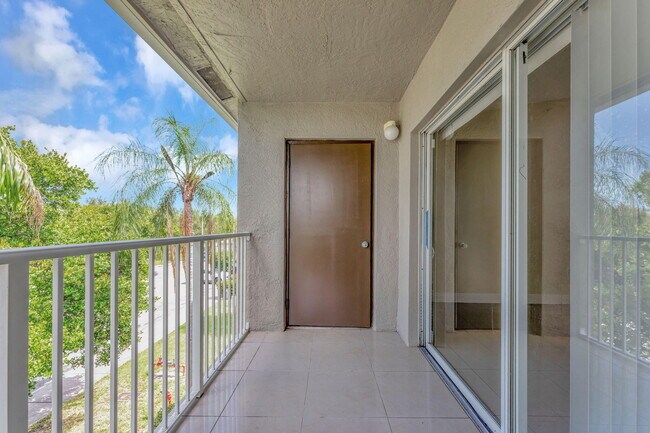 Building Photo - 5055 Wiles Rd