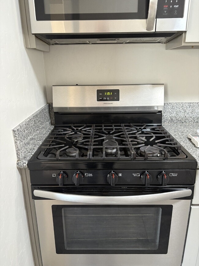 Building Photo - Your Perfect Apartment Just Dropped to $1,...