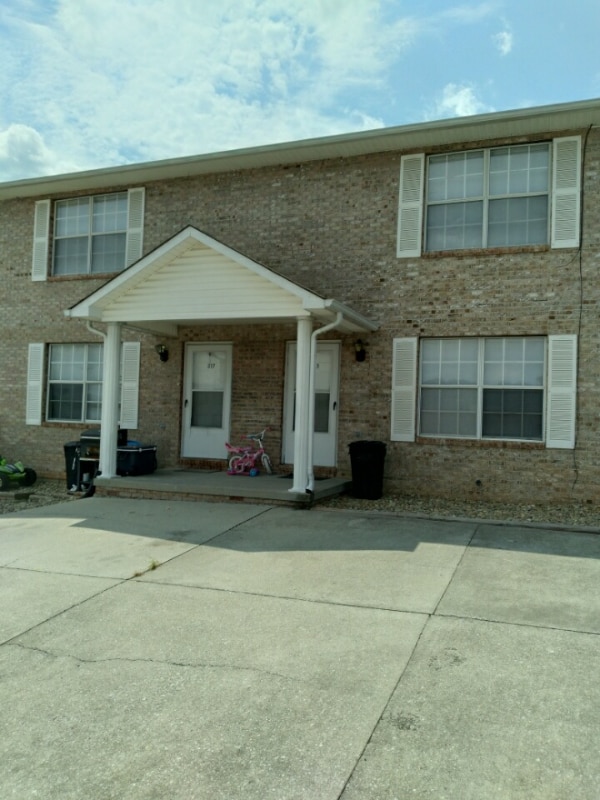 Building Photo - 323 Bailey Rd