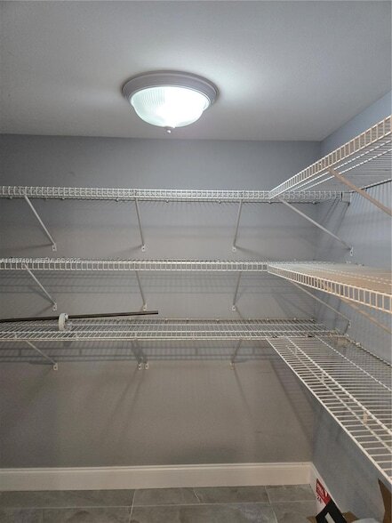 Building Photo - 3401 N Country Club Dr