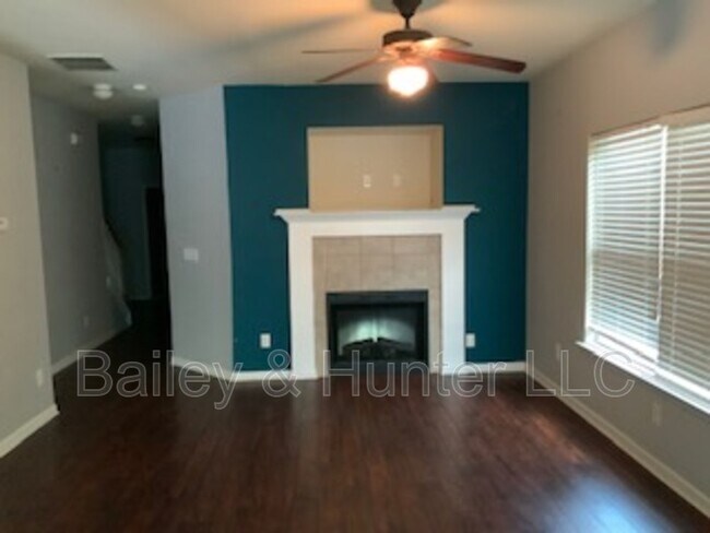 Building Photo - 473 Mulberry Row