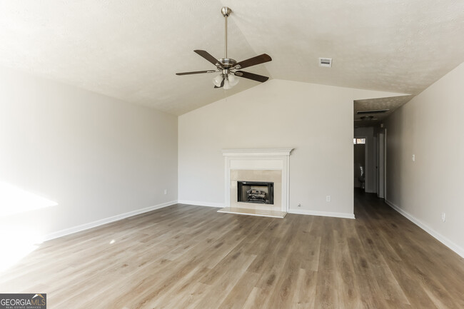 Building Photo - 5533 Rock Shoals Way