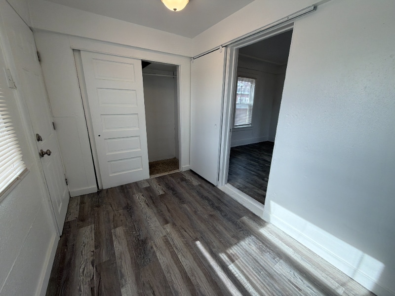 Building Photo - 221 10th St