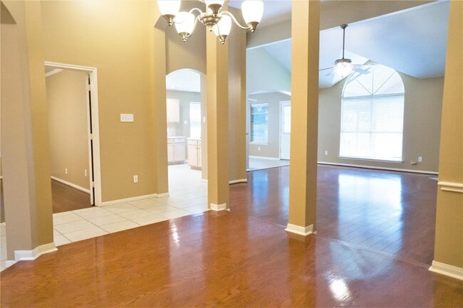 Building Photo - 16807 Dunbar Grove Ct