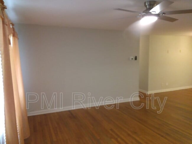 Building Photo - 2527 Emily Ln