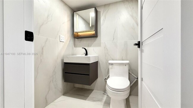 Building Photo - 3826 NE 171 St