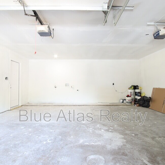 Building Photo - 3629 Venice Dr