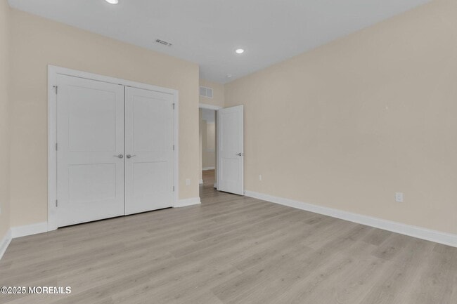 Building Photo - 53 Freesia Dr