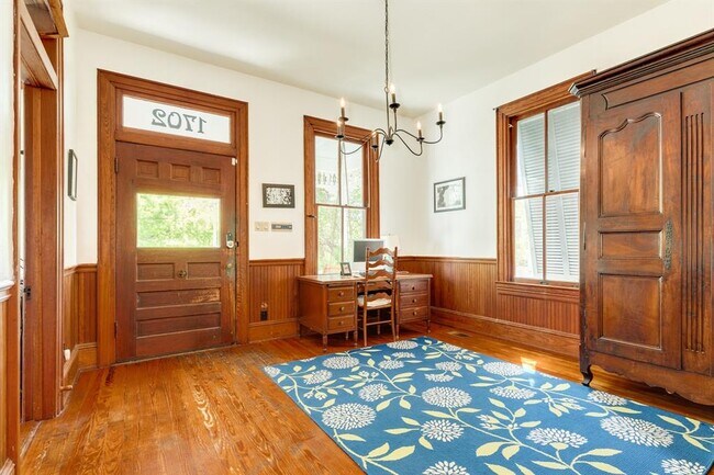 Building Photo - 1702 Sealy Ave