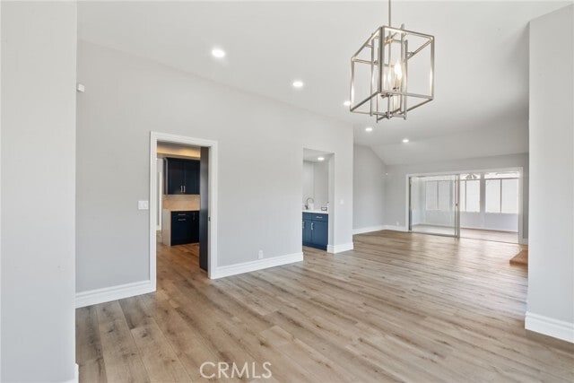 Building Photo - 6085 E Ridgewood Ct