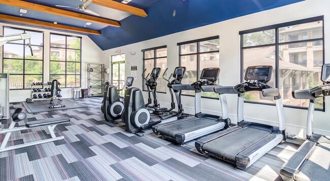 Building Photo - 300 Venue Wy