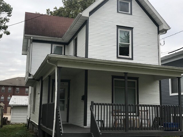 Building Photo - 519 S Van Buren St