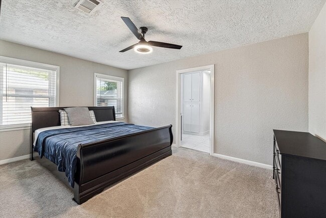 Building Photo - 5259 Willowbend Blvd