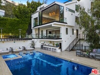 Building Photo - 8514 Franklin Ave