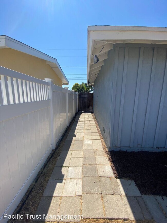 Building Photo - 3 br, 2 bath House - 621 S. Dale