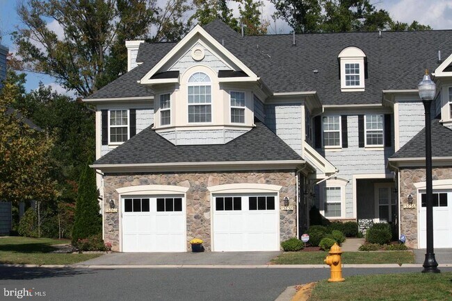 Building Photo - 13882 Greendale Dr