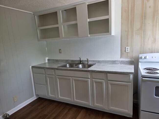 Building Photo - Cozy 3 Bedroom Home in Clarksville!
