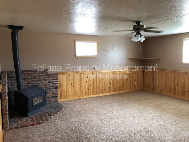 Building Photo - 721 3rd St
