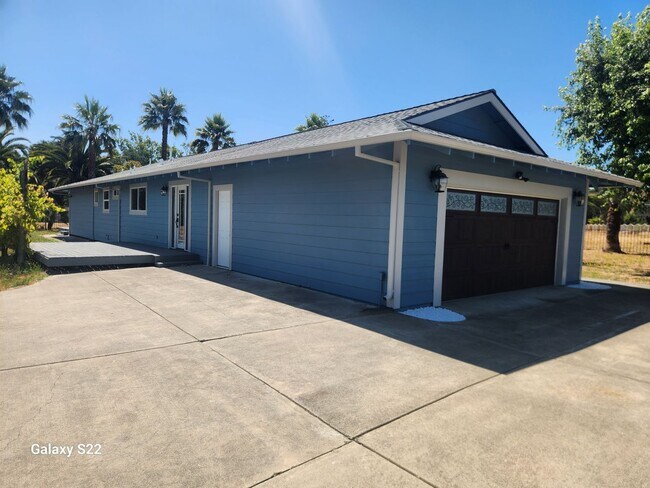 Building Photo - Must See, Incredible 3 bedroom, 2 bathroom...