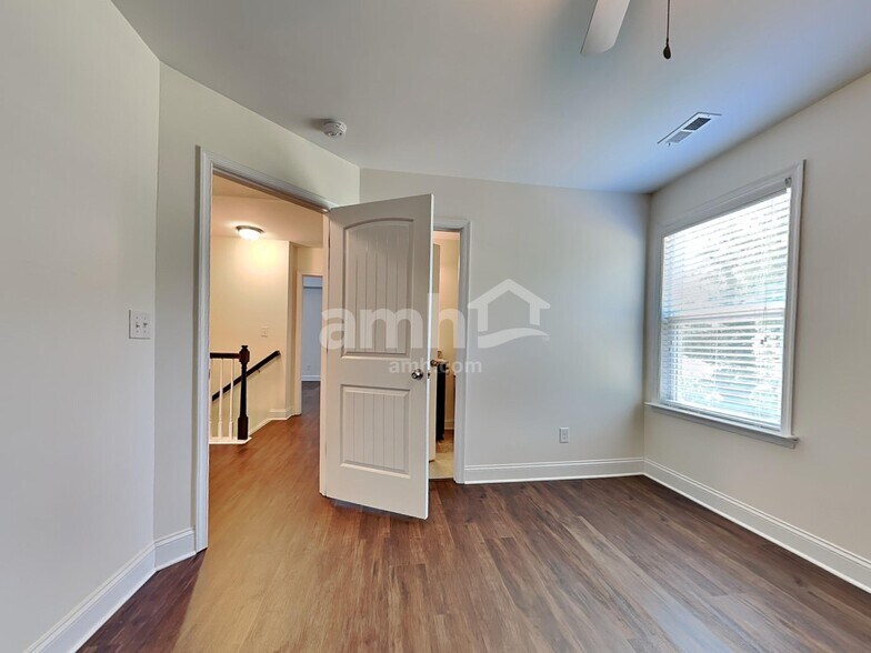 Building Photo - 9919 Maywine Cir