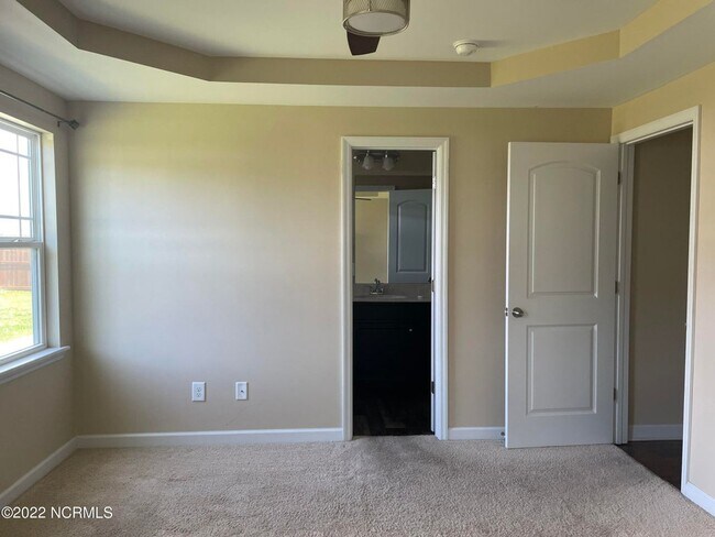 Building Photo - 233 Breakwater Dr