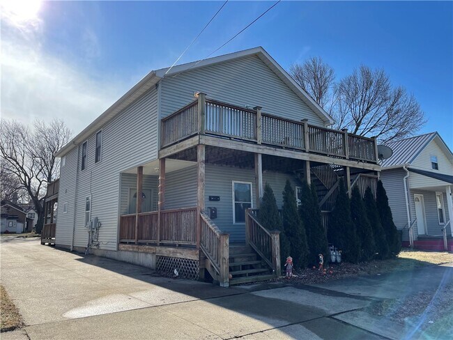 Primary Photo - 815 W 3rd St