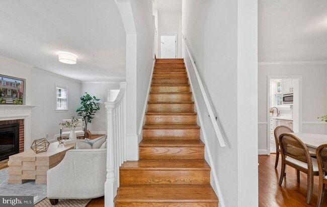 Building Photo - 4413 Butterworth Pl NW