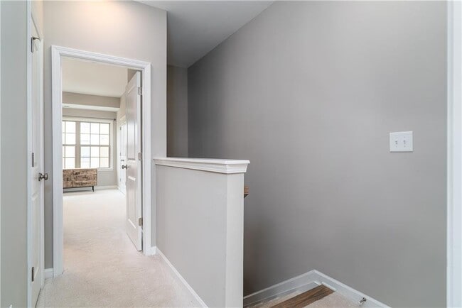 Building Photo - 603 Broadview Pl NE