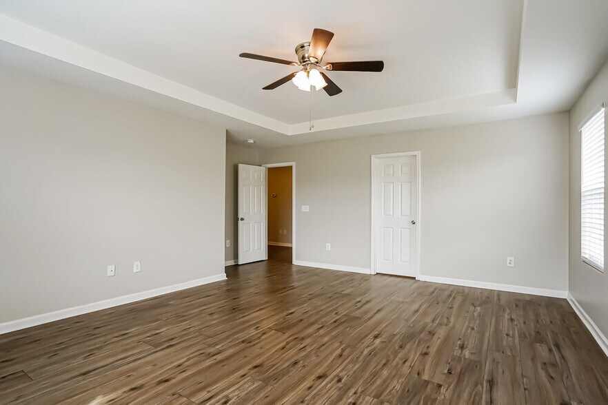Building Photo - 618 Twain Town Dr