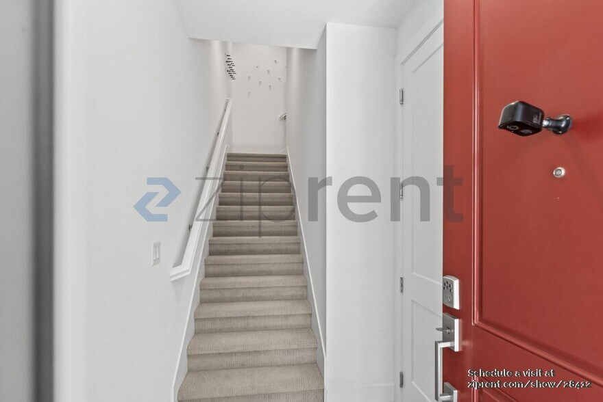 Building Photo - Unit