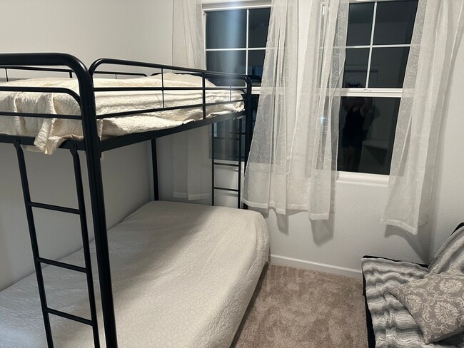 Building Photo - 1221 W Payson Ave