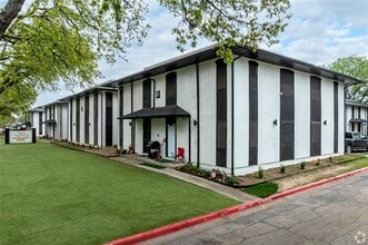 Building Photo - 301 Rolston Rd