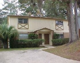 Building Photo - 2406 Ramblewood Ct